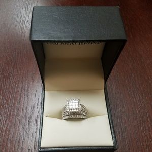 Fred Meyers diamond wedding set